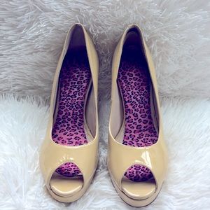 Cole Haan Nike Air Pumps size 8.5 SALE